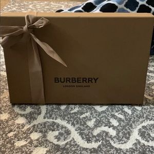 Burberry gift box
